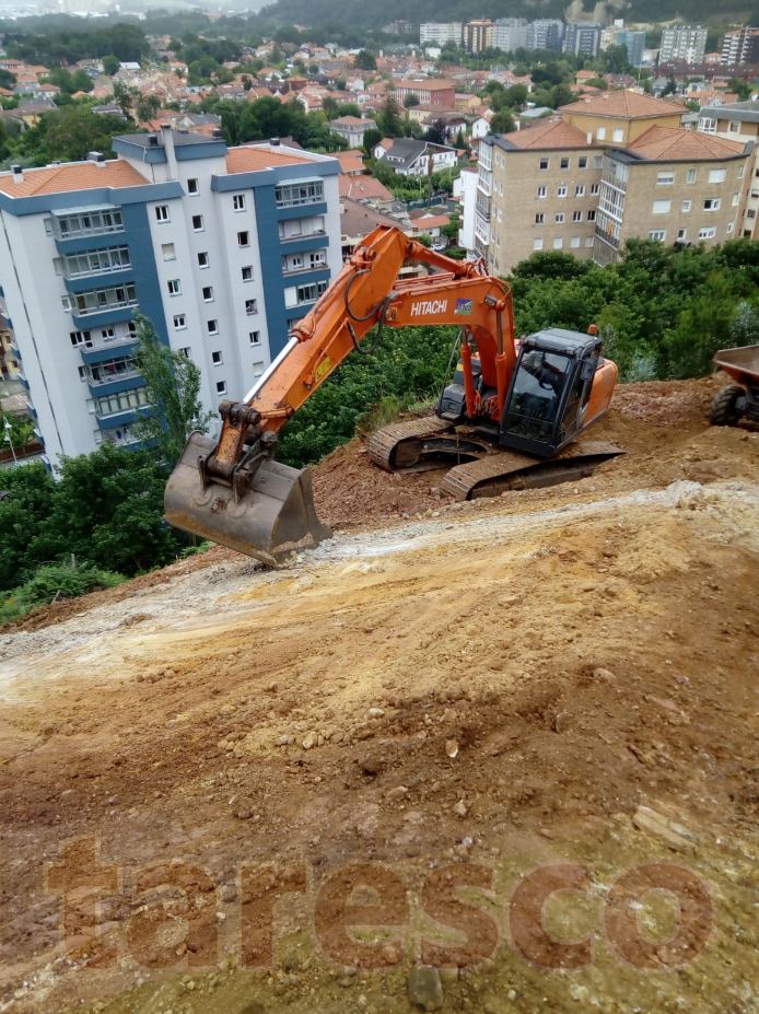 Estabilización de talud en Pinos Altos (Asturias). movimiento tierras